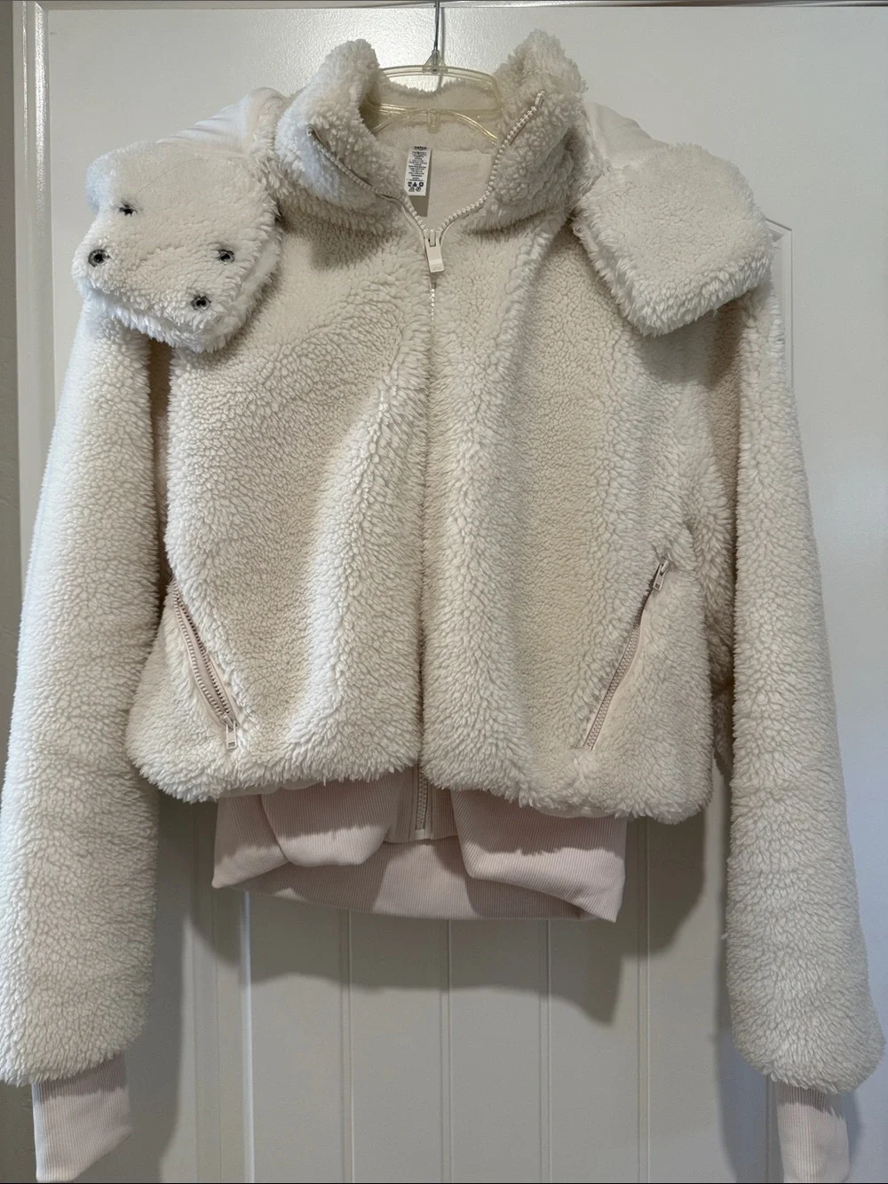 Alo Yoga Foxy Sherpa Jacket Ivory White Size Small Faux Fur Hooded Zip Coat